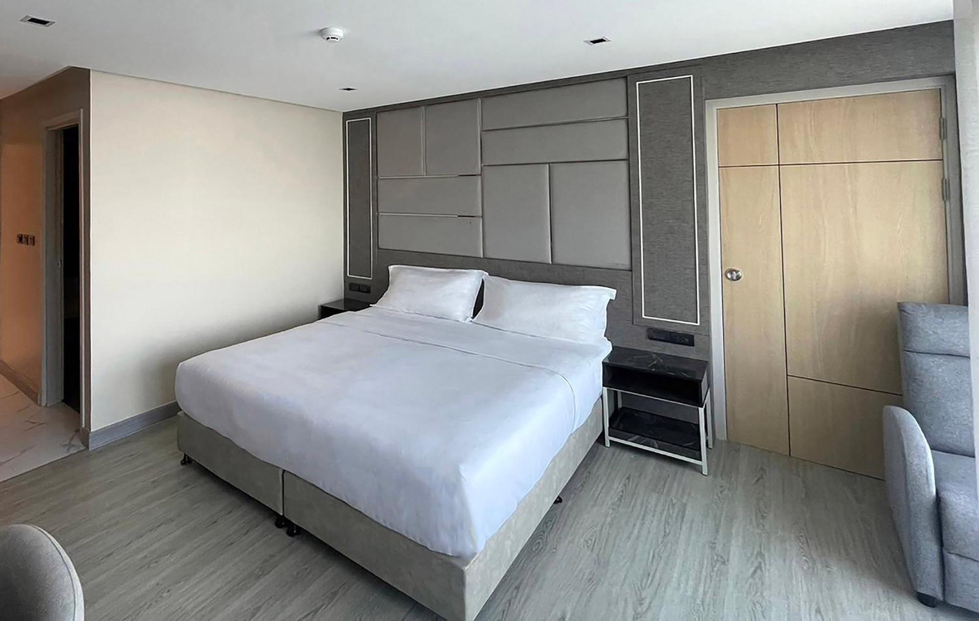 The 9 Residence Hotel Bangkok Exterior photo