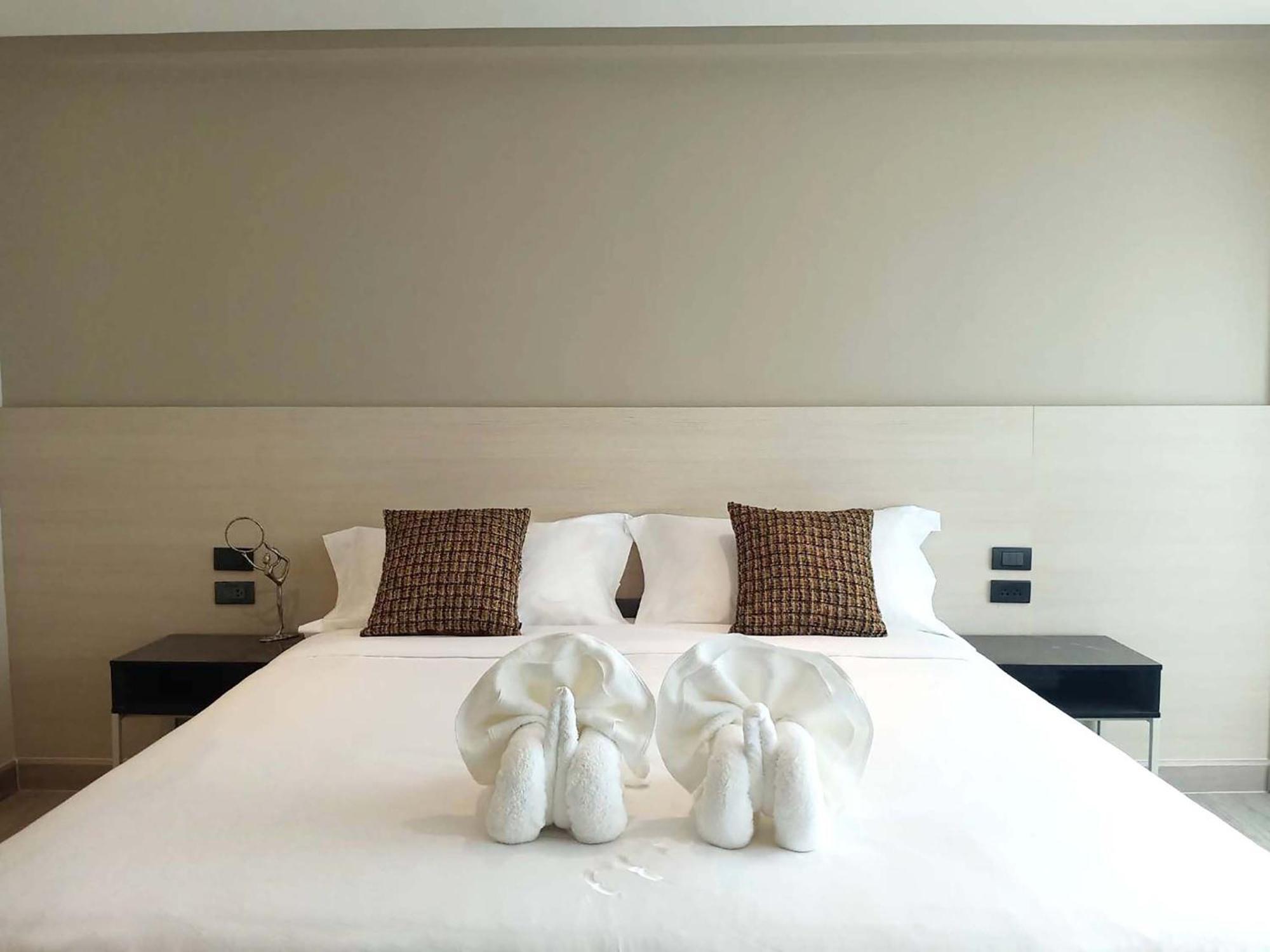 The 9 Residence Hotel Bangkok Exterior photo
